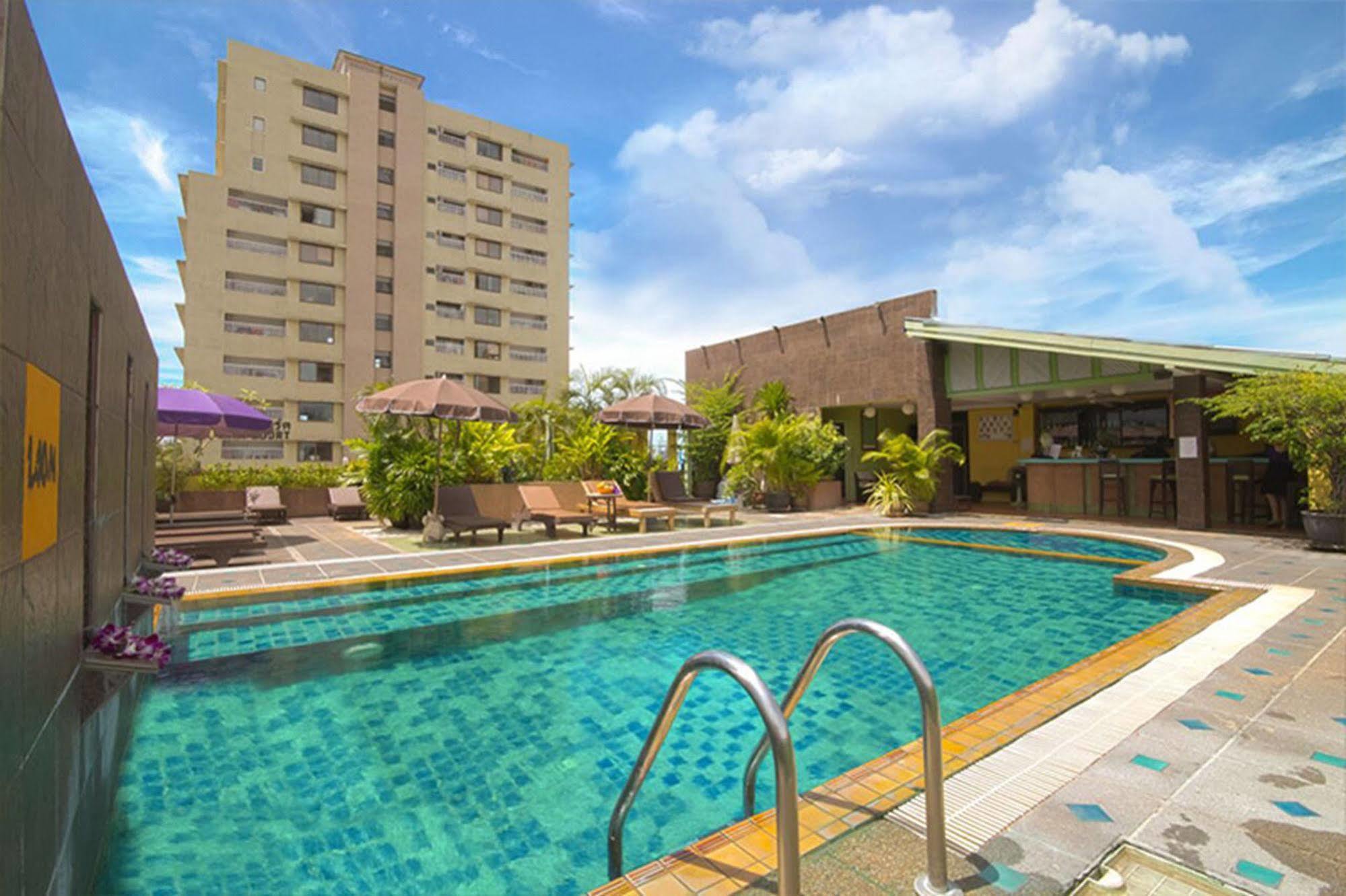 Woraburi Sukhumvit Hotel Bangkok Exterior foto